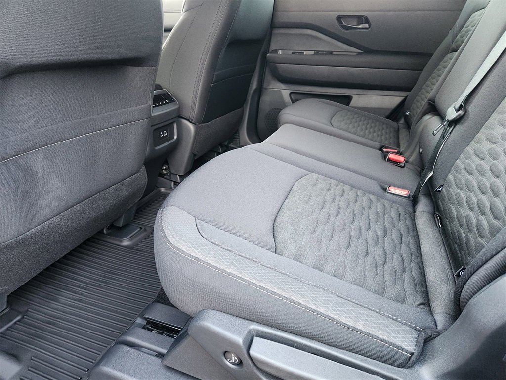 New 2025 Nissan Pathfinder SV image 20