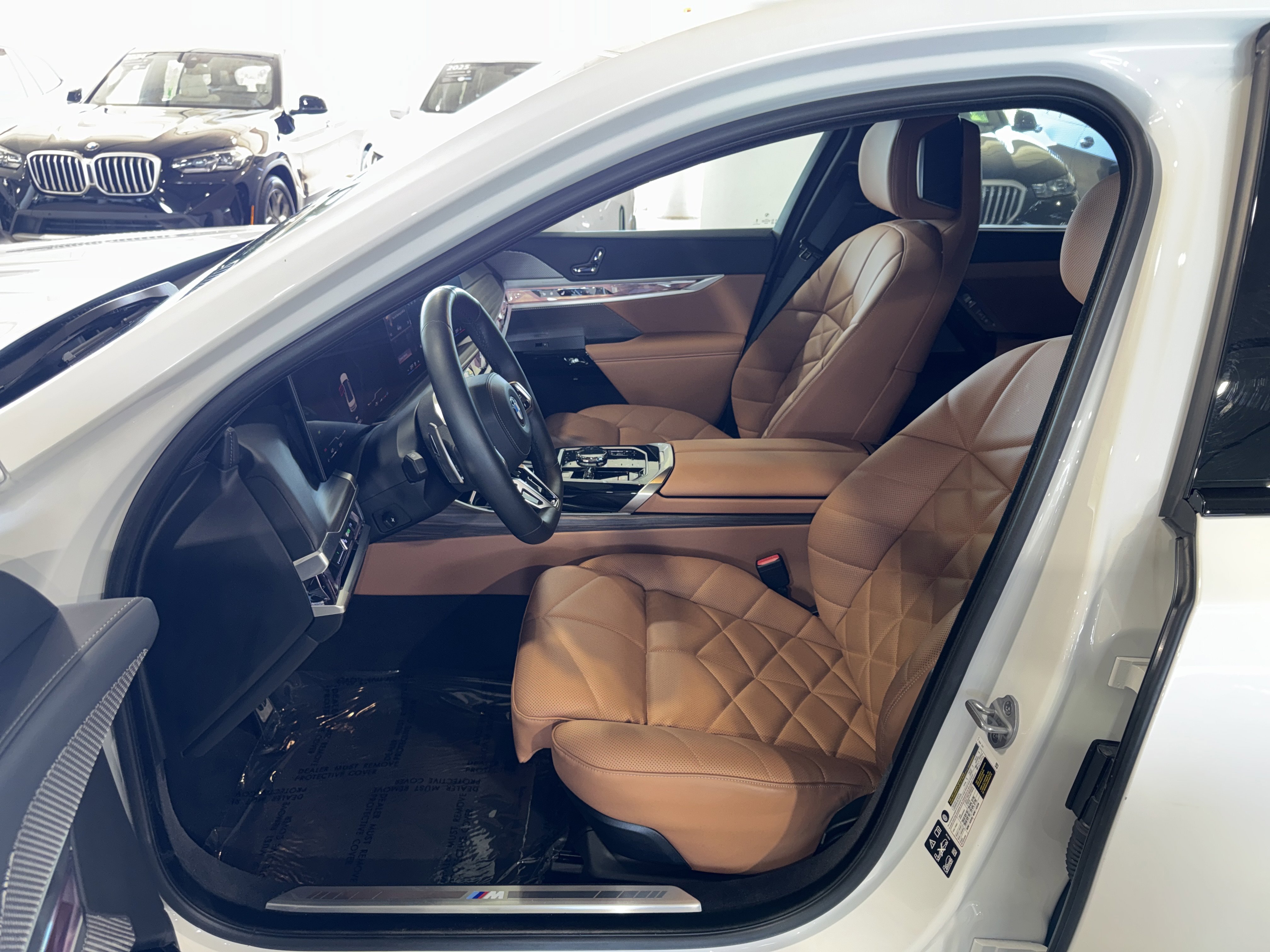 Used 2025 BMW 740i xDrive AWD/4WD image 21