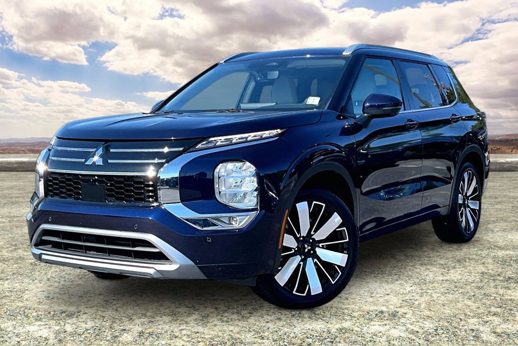 Used 2025 Mitsubishi Outlander SEL FWD image 3
