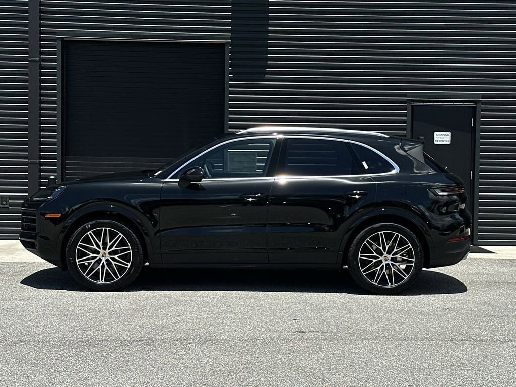 Certified 2025 Porsche Cayenne image 2