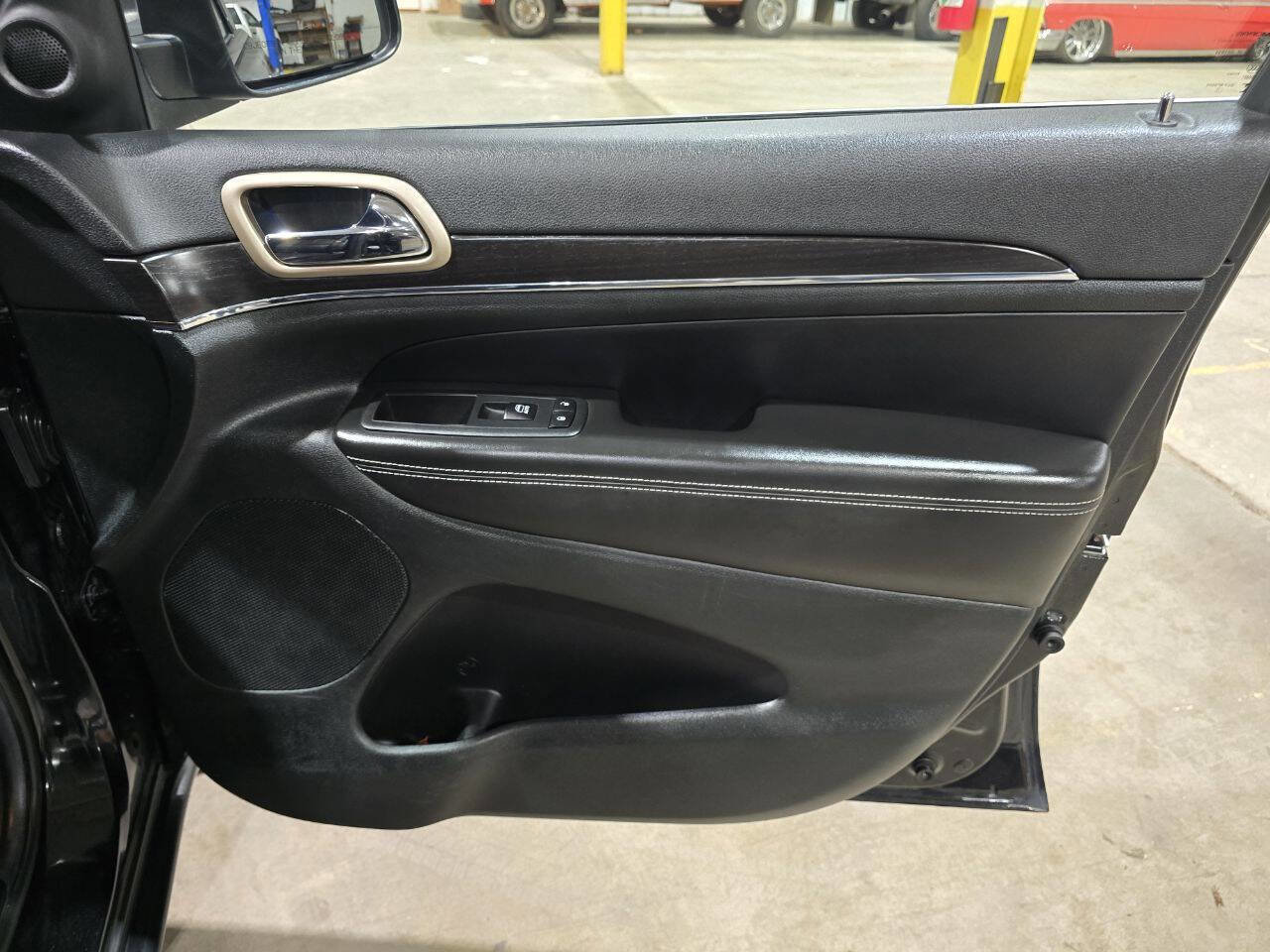 Used 2014 Jeep Grand Cherokee Limited AWD/4WD image 30