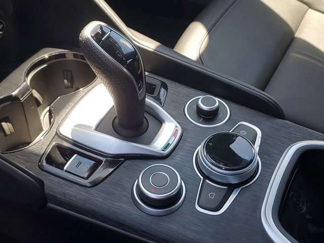 Used 2022 Alfa Romeo Giulia Sprint image 27