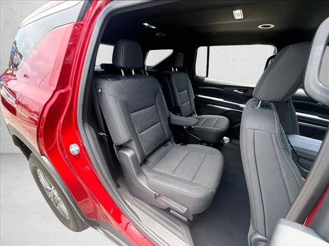 Used 2025 Chevrolet Traverse LT FWD image 29