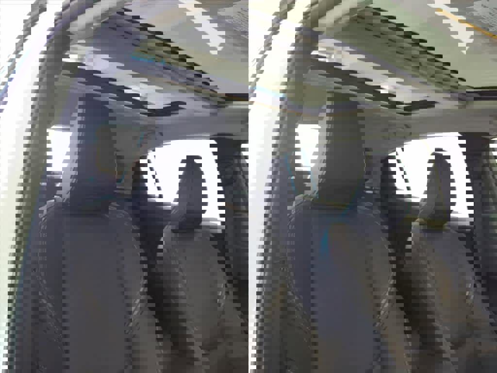 Used 2025 Toyota Prius AWD image 19