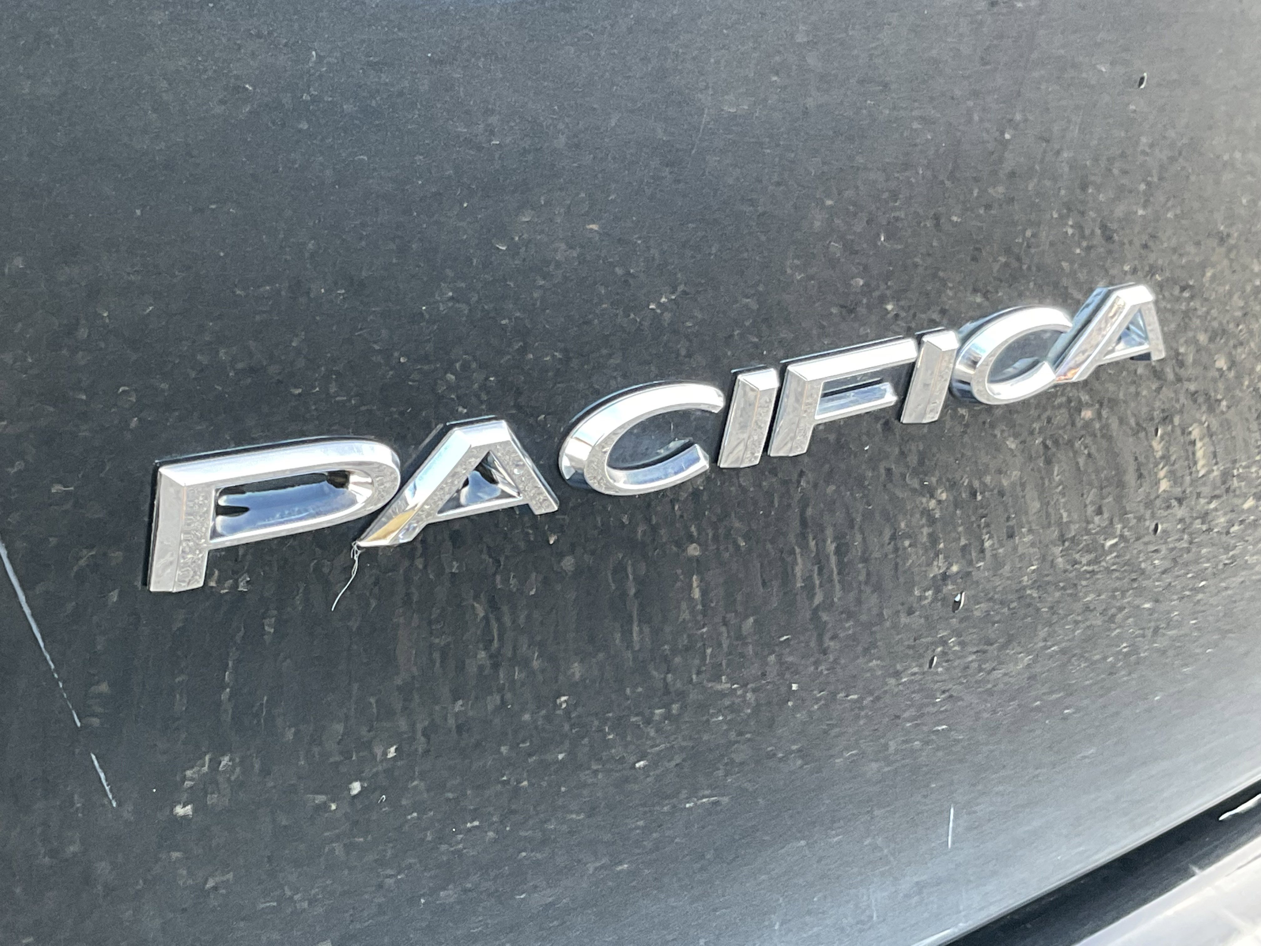 Used 2022 Chrysler Pacifica Touring-L FWD image 10