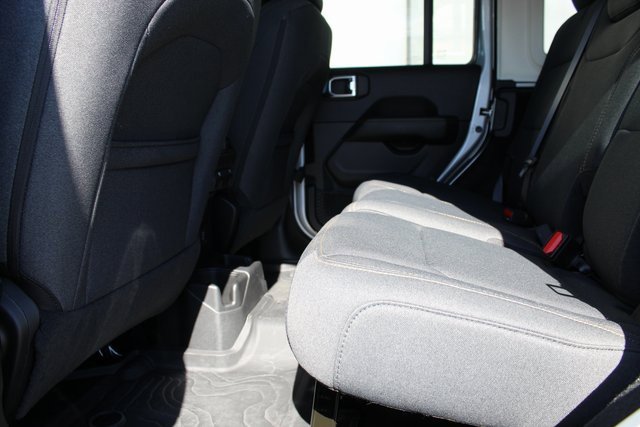 Used 2024 Jeep Wrangler Sahara w/ Technology Group image 16