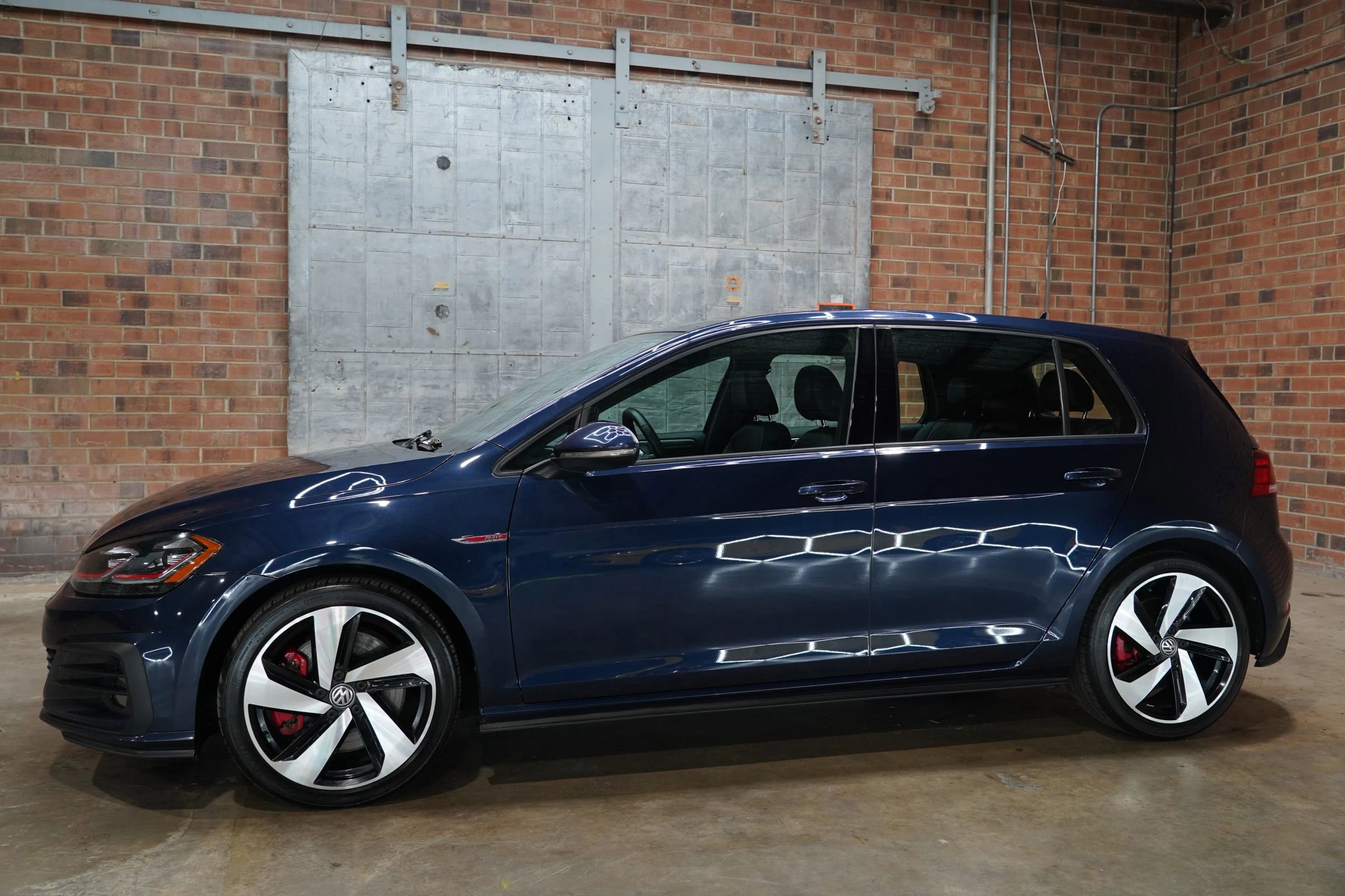 Used 2018 Volkswagen GTI SE w/ SE Leather Package image 9