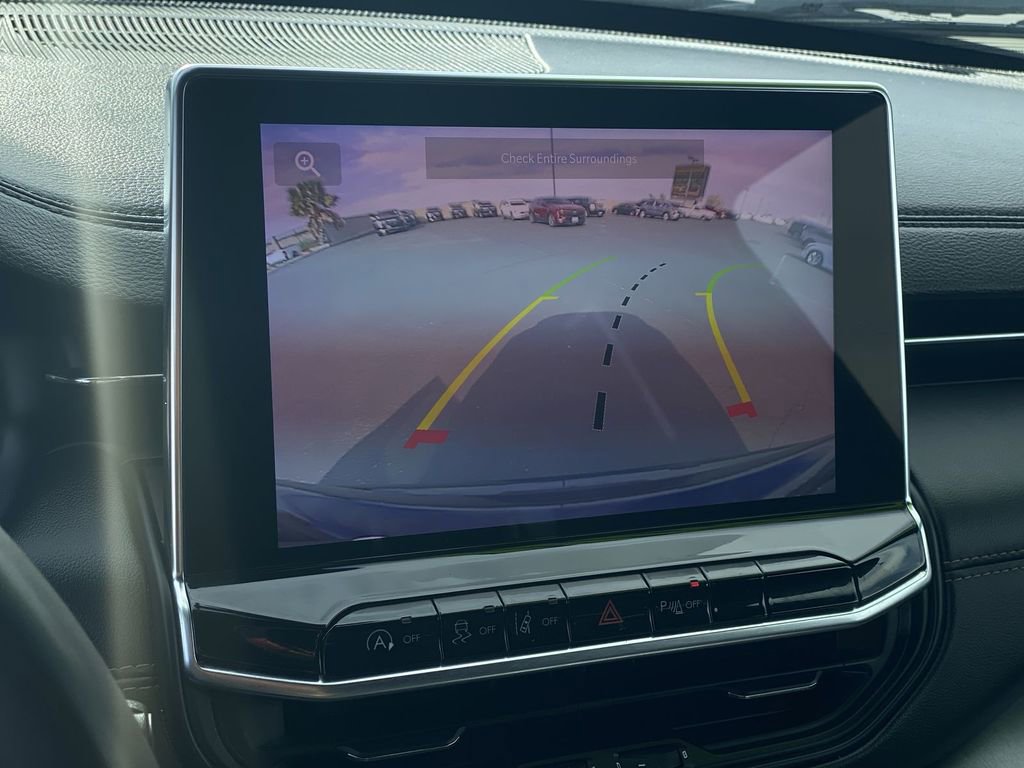 Used 2023 Jeep Compass Limited image 24