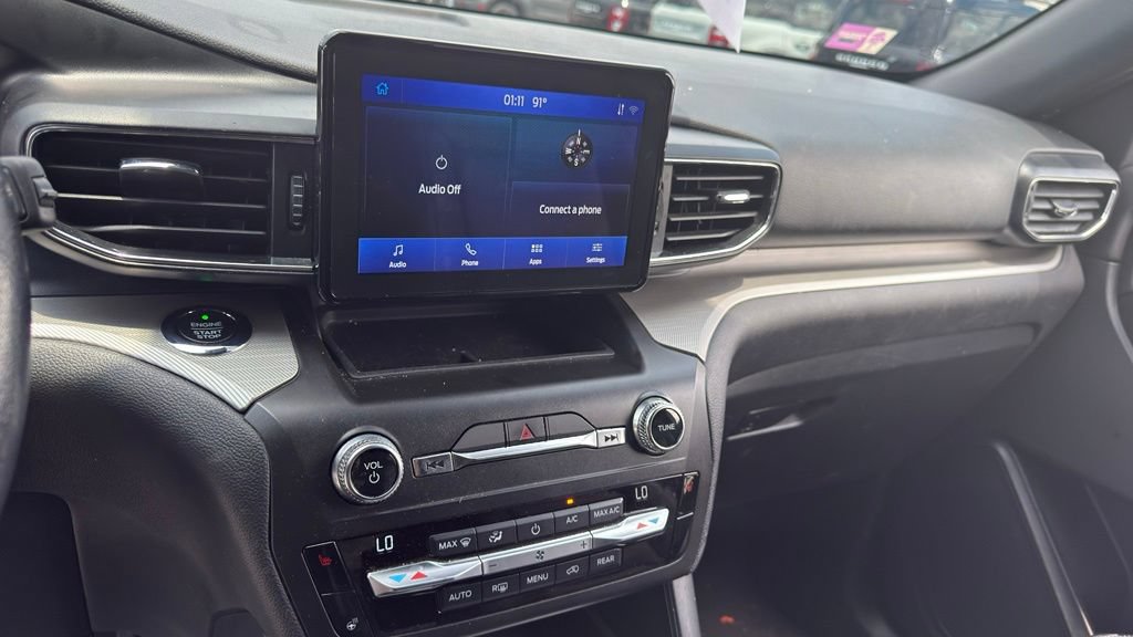 Used 2020 Ford Explorer XLT w/ Equipment Group 202A AWD/4WD image 12