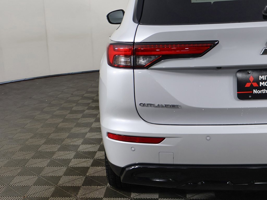New 2025 Mitsubishi Outlander SEL Black Edition image 18