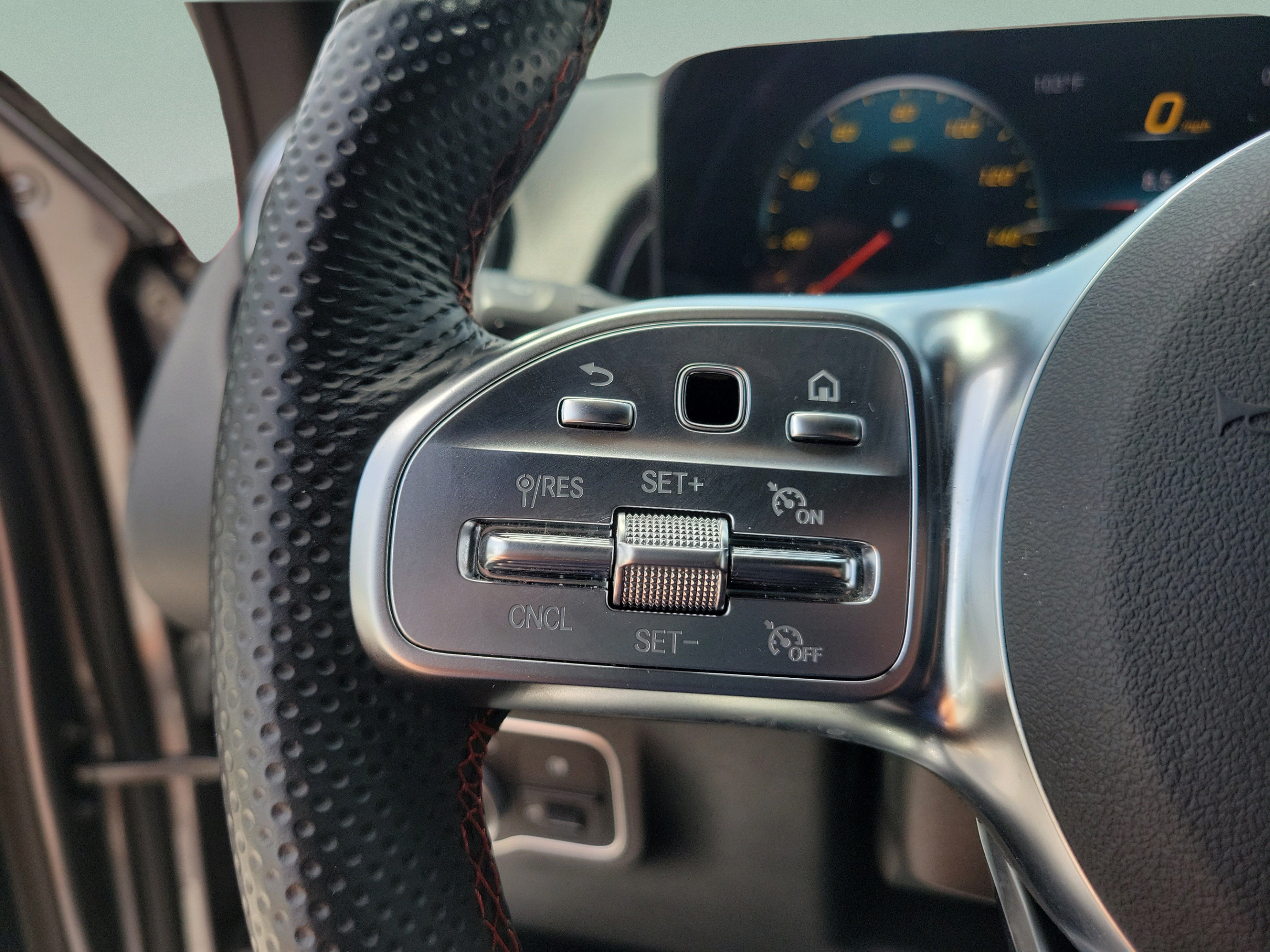 Used 2023 Mercedes-Benz GLB 250 image 25