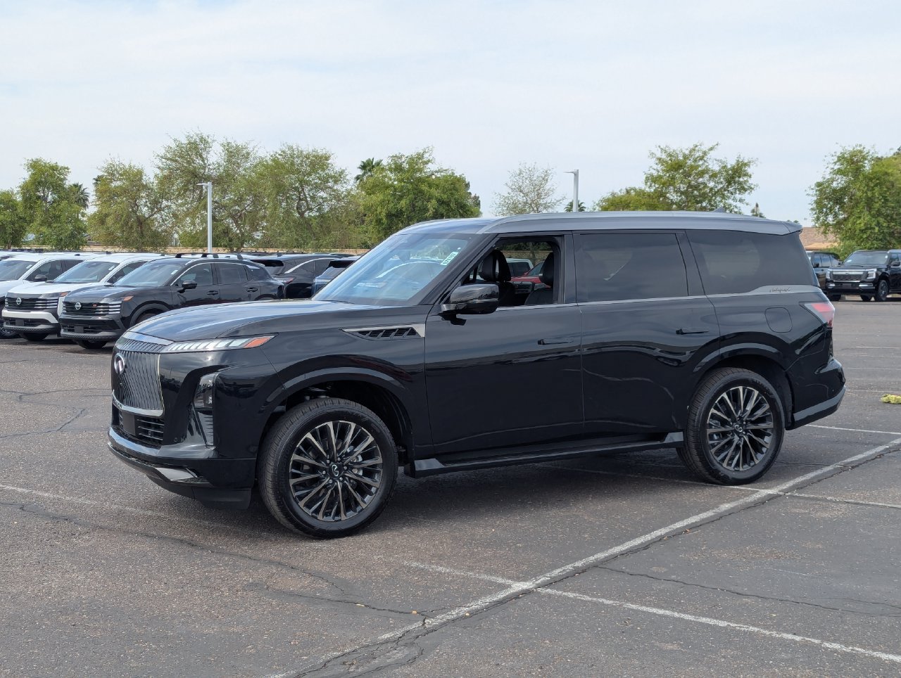 Certified 2026 INFINITI QX80 Autograph AWD/4WD image 2