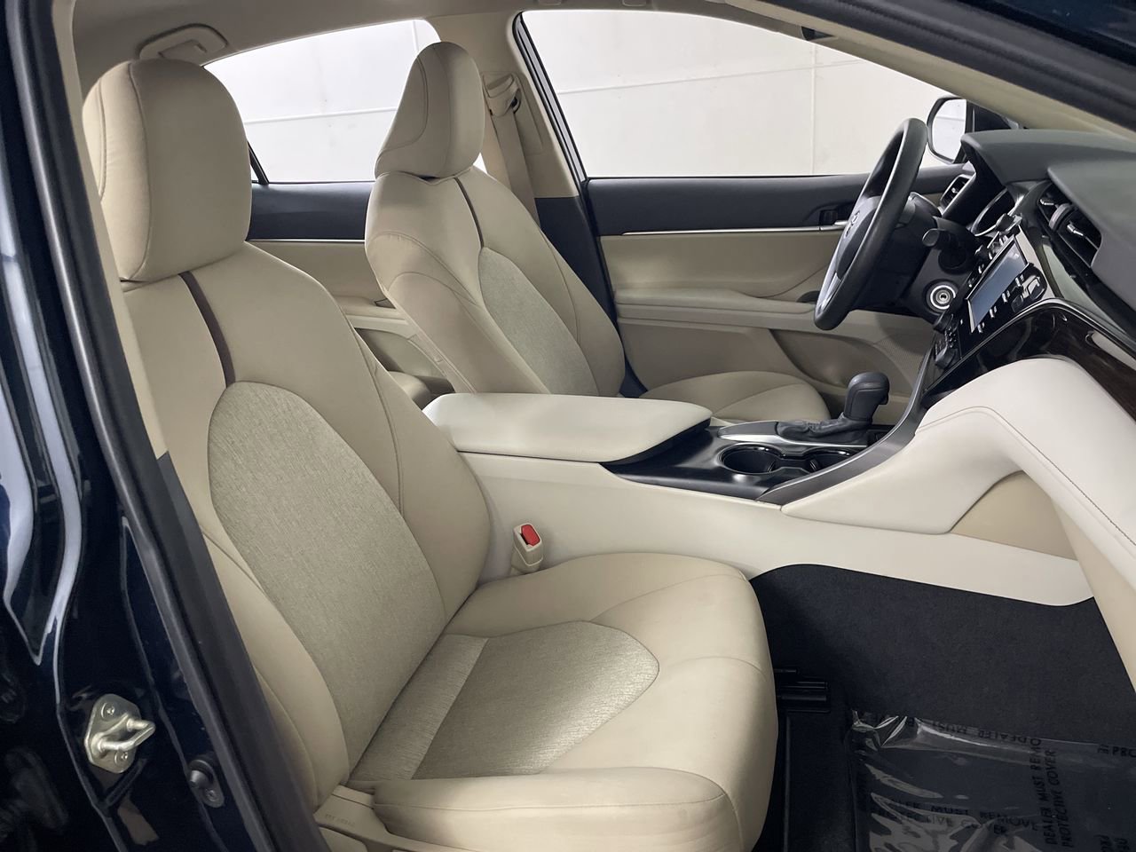 Used 2020 Toyota Camry LE FWD image 23