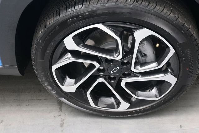 Used 2025 Chevrolet Trax RS w/ Sunroof Package FWD image 30
