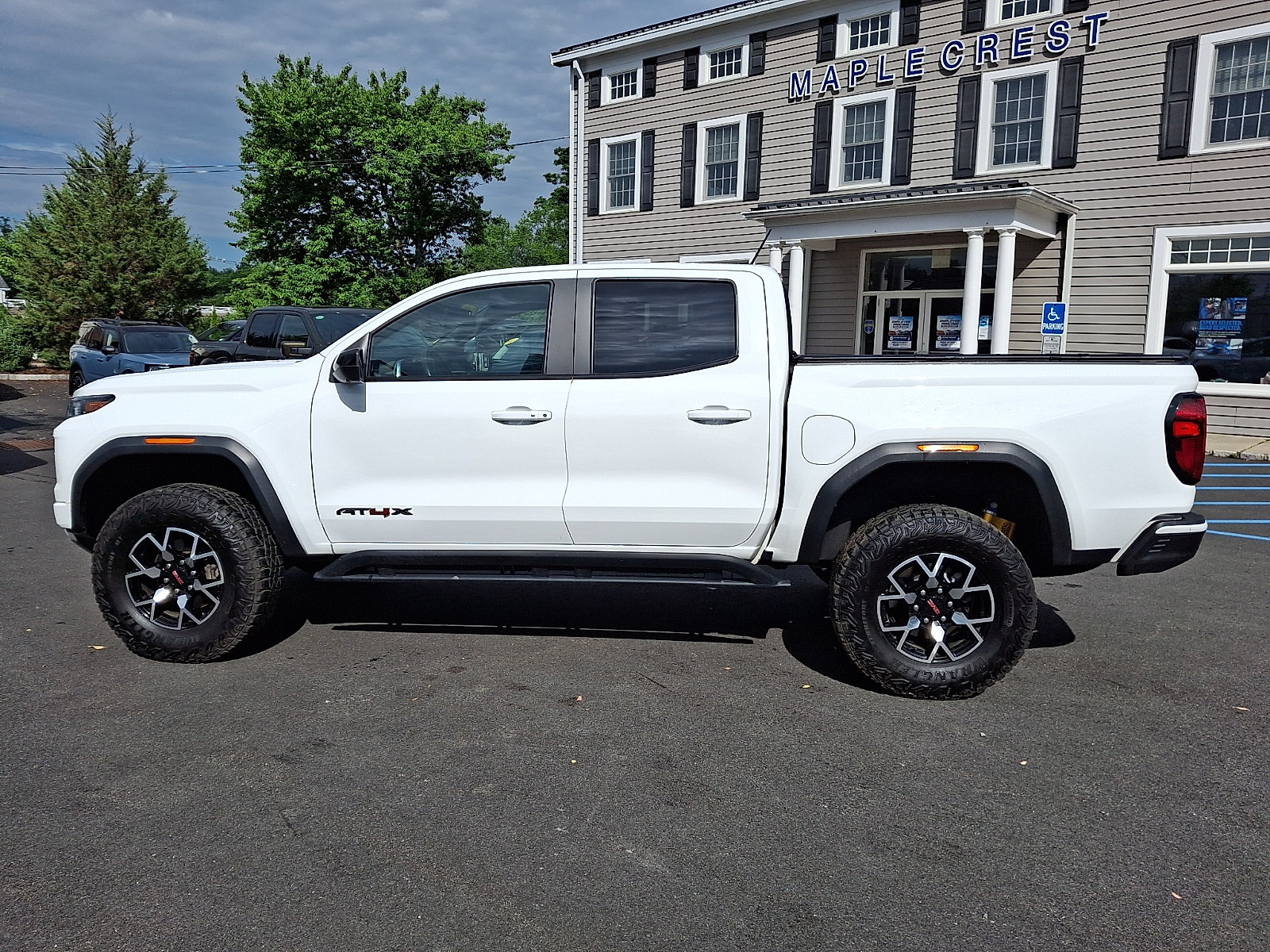 Used 2024 GMC Canyon AT4X AWD/4WD image 8