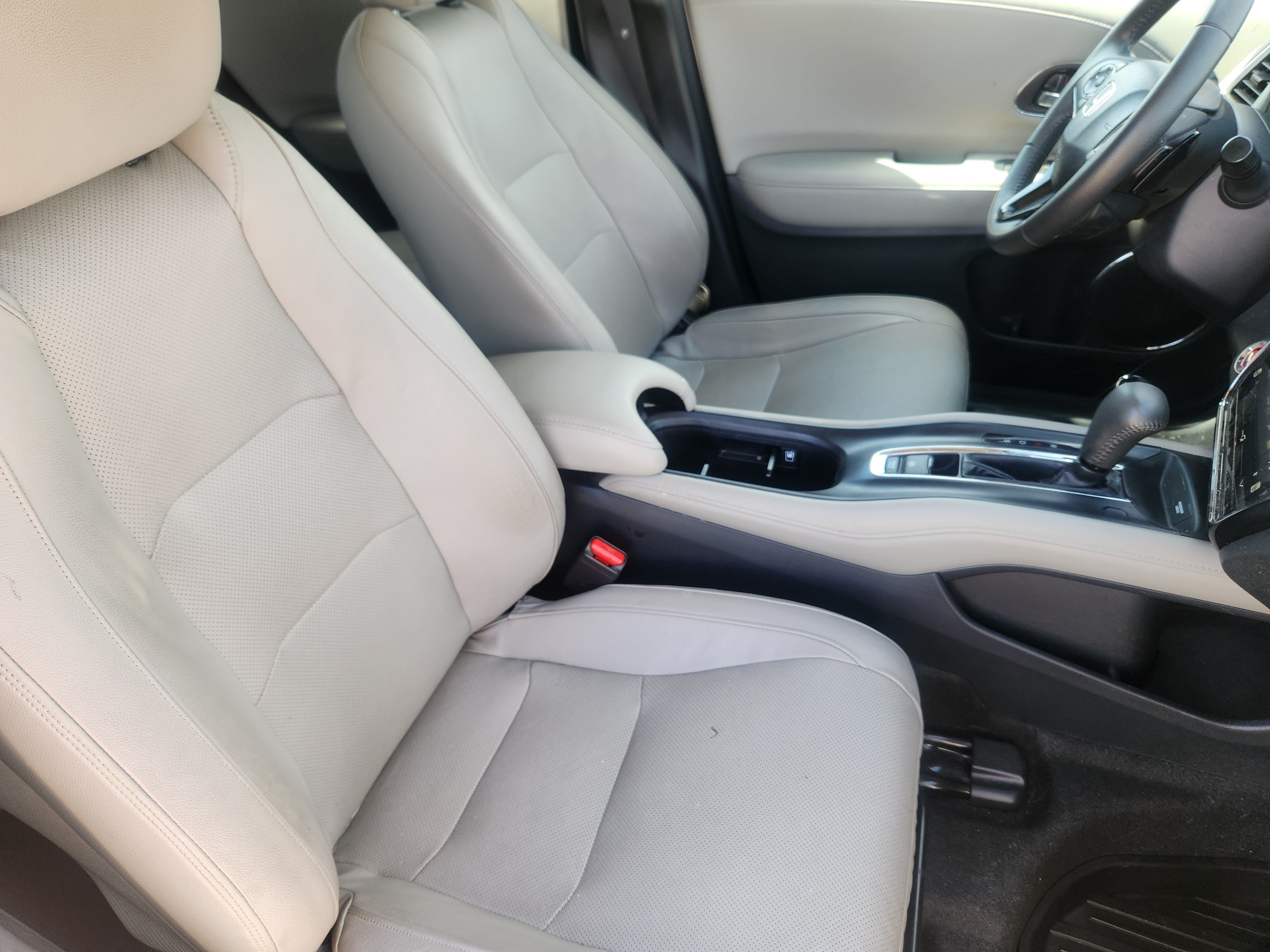 Used 2022 Honda HR-V EX-L image 10