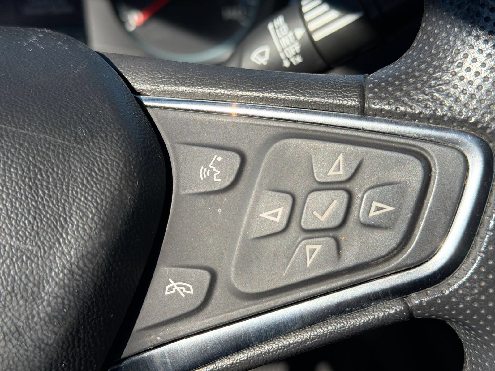 Used 2020 Chevrolet Malibu LT FWD image 27