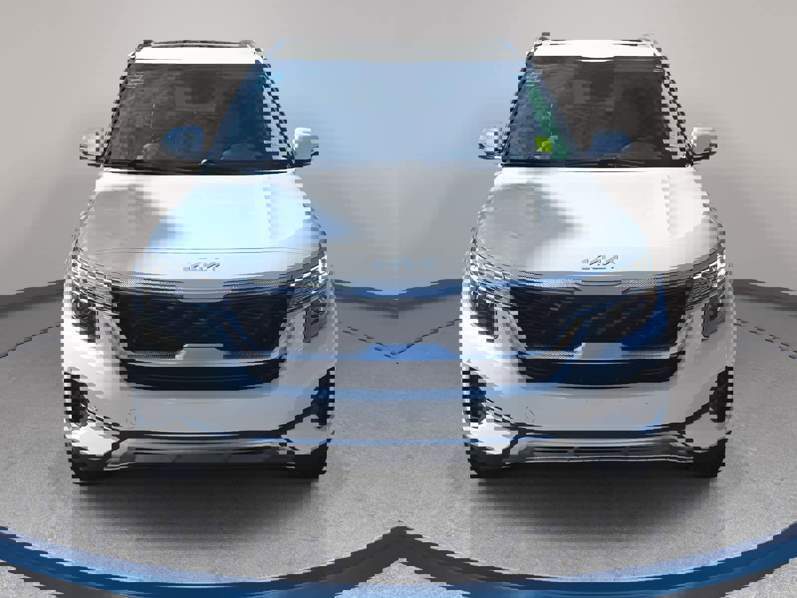 Used 2023 Kia Seltos EX image 2