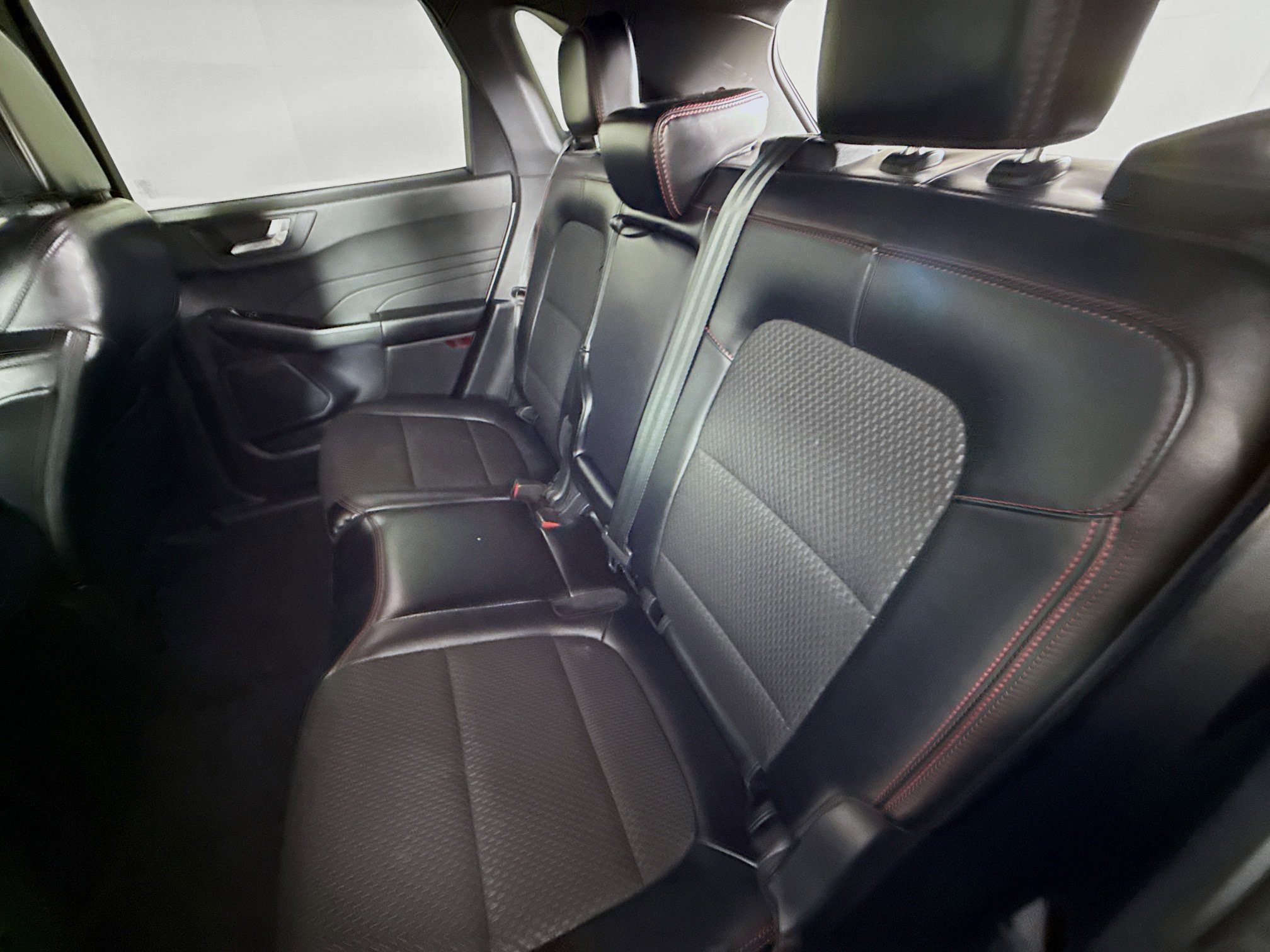 Used 2024 Ford Escape ST-Line w/ Equipment Group 301A image 27