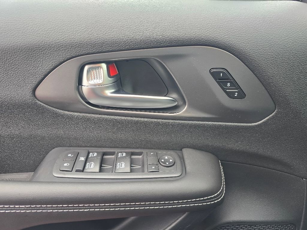 New 2026 Chrysler Pacifica Select FWD image 10