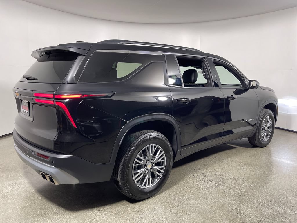 Used 2026 Chevrolet Traverse LT w/ Driver Confidence Package FWD image 3