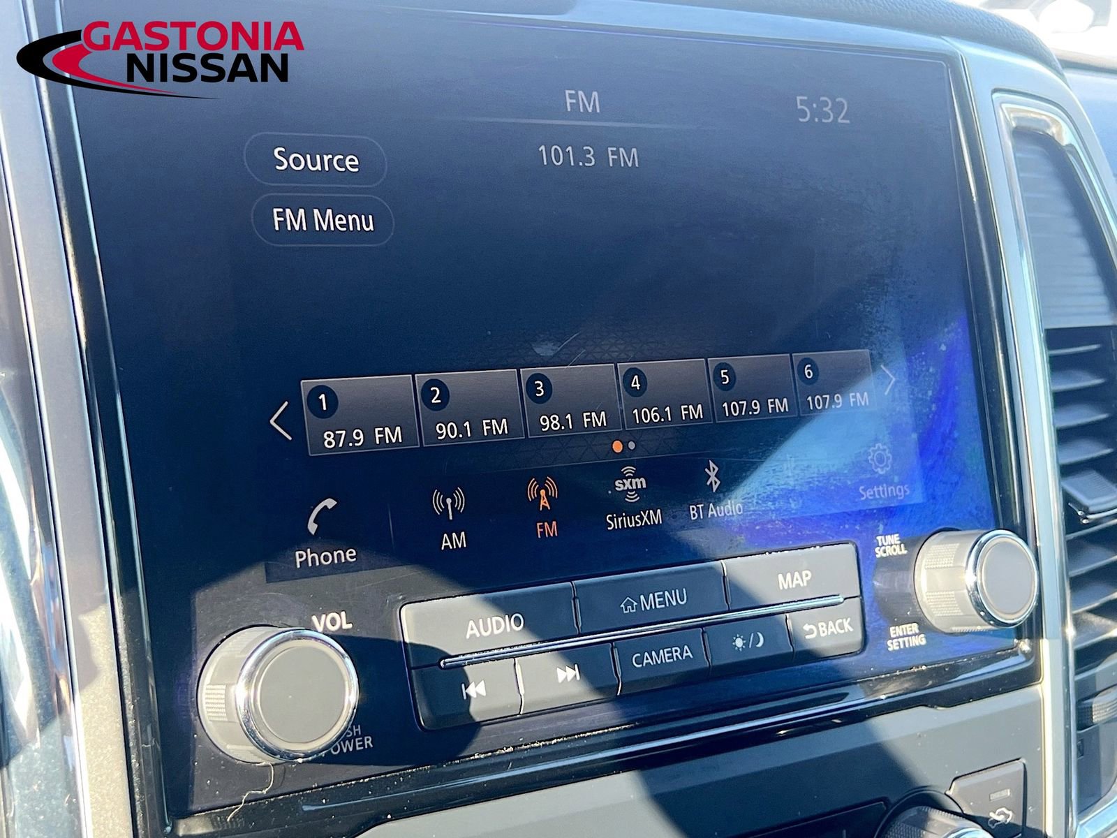 Used 2021 Nissan Titan SV w/ SV Convenience Package image 19