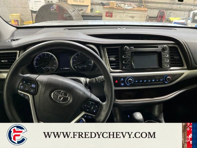 Used 2017 Toyota Highlander LE image 24
