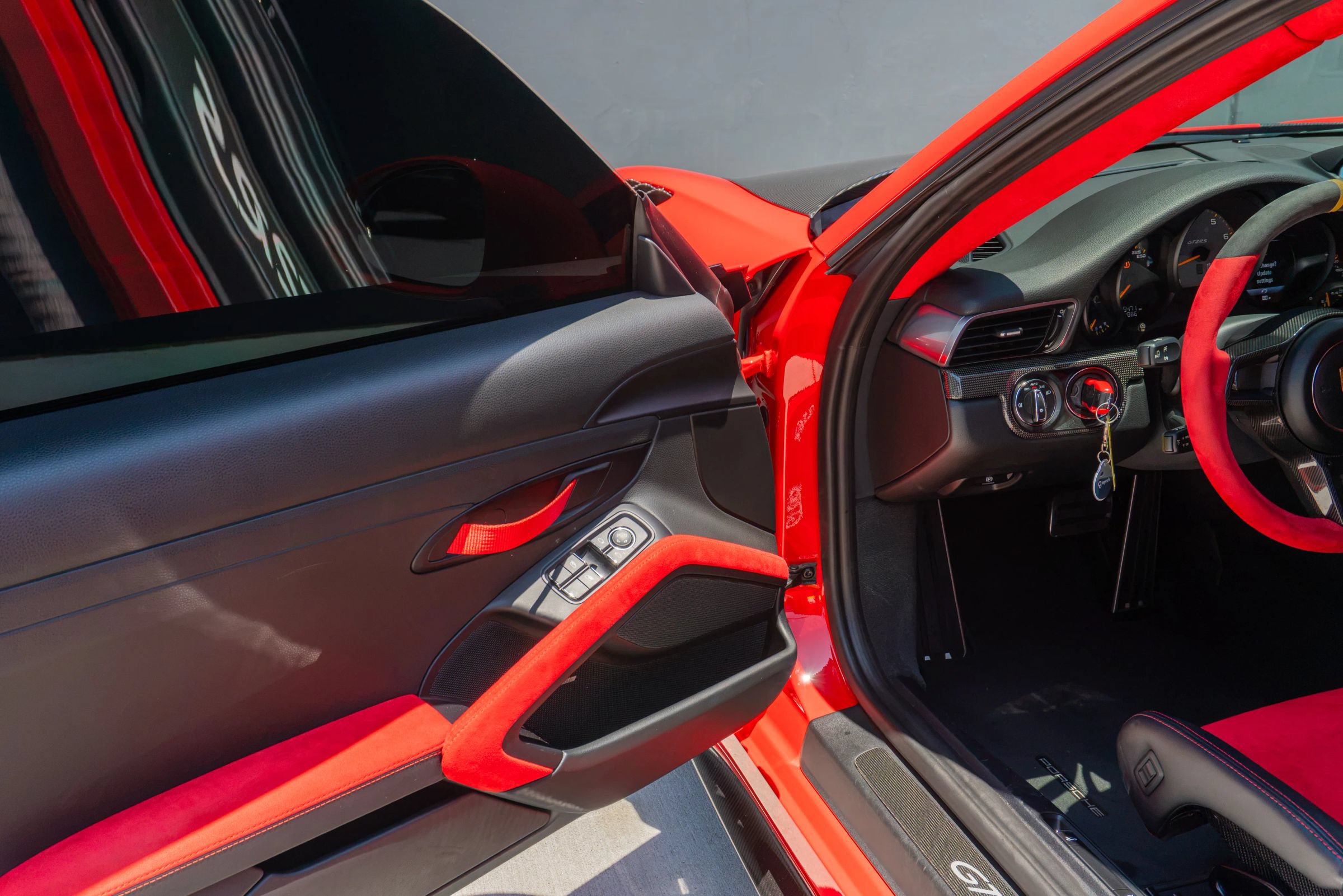 Used 2018 Porsche 911 GT2 RS RWD image 66