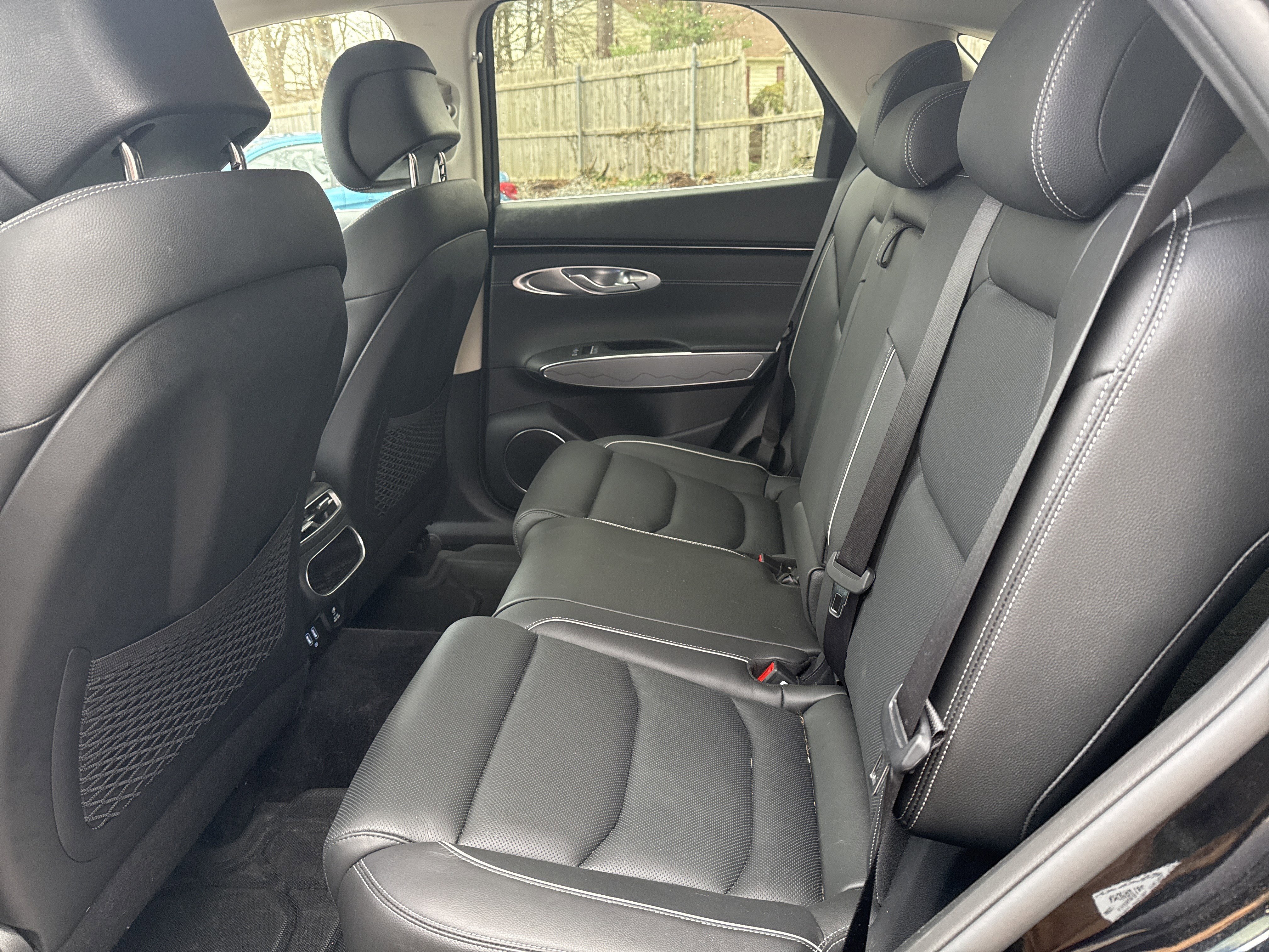 Used 2025 Genesis GV70 2.5T w/ Advanced Package image 25