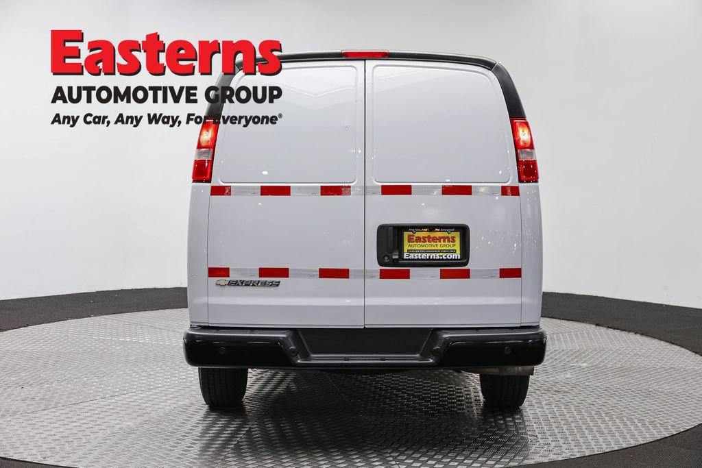 Used 2021 Chevrolet Express 2500 RWD image 6