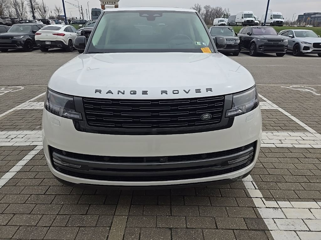 Used 2024 Land Rover Range Rover Long Wheelbase Autobiography image 2