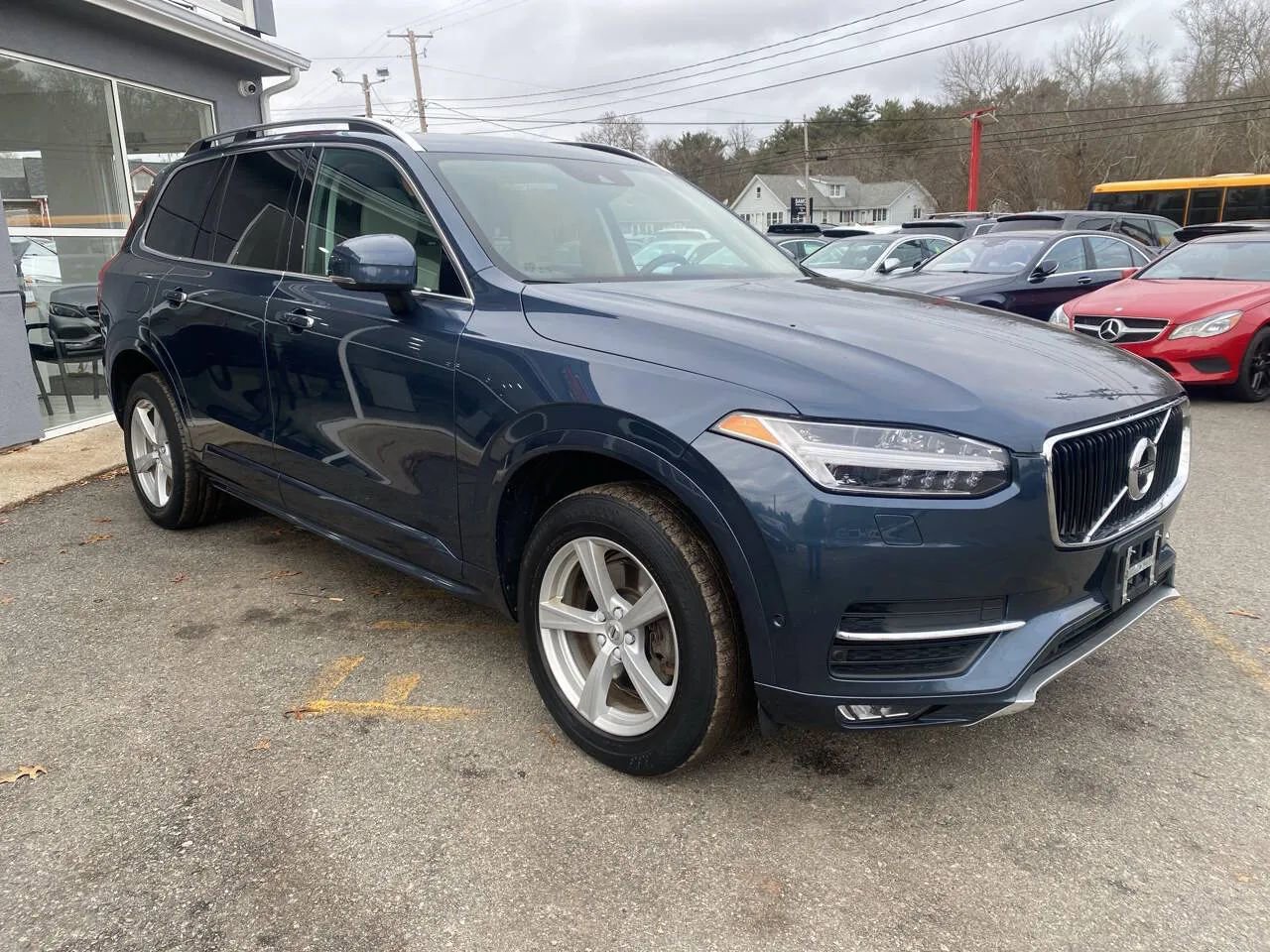 Used 2019 Volvo XC90 T5 Momentum w/ Advanced Package image 3