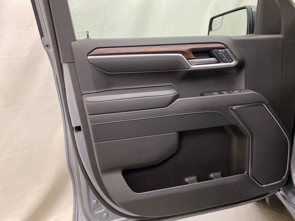Used 2025 GMC Sierra 1500 SLT image 10