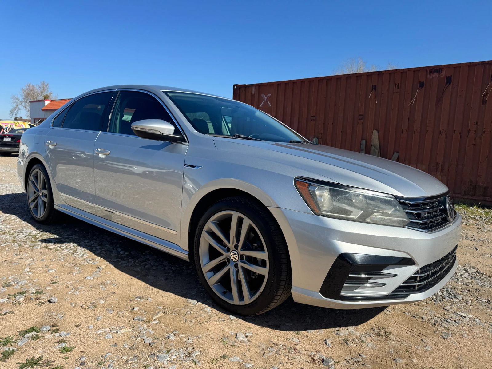Used 2017 Volkswagen Passat 1.8T R-Line FWD image 2