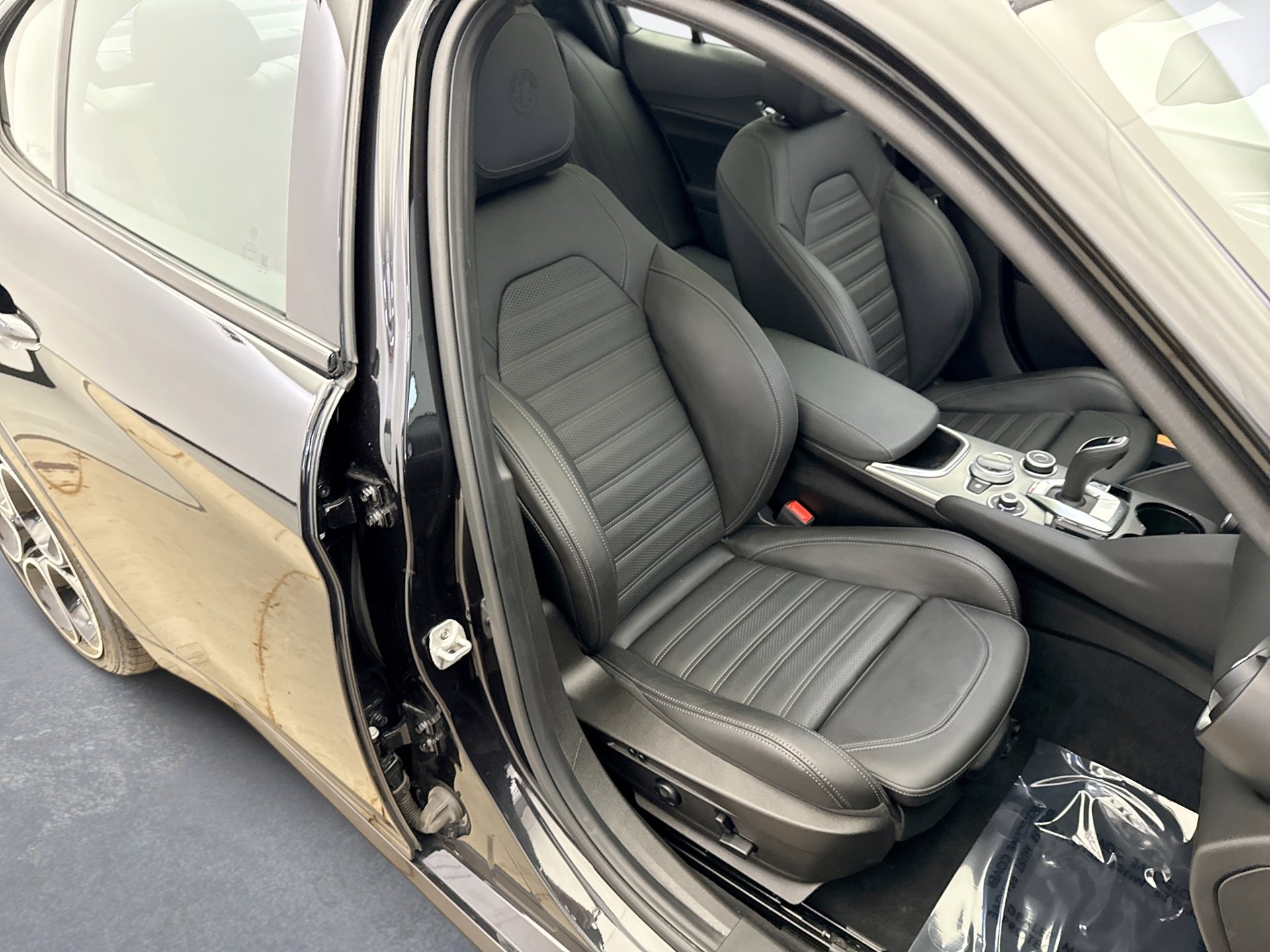 Used 2024 Alfa Romeo Giulia Veloce image 16