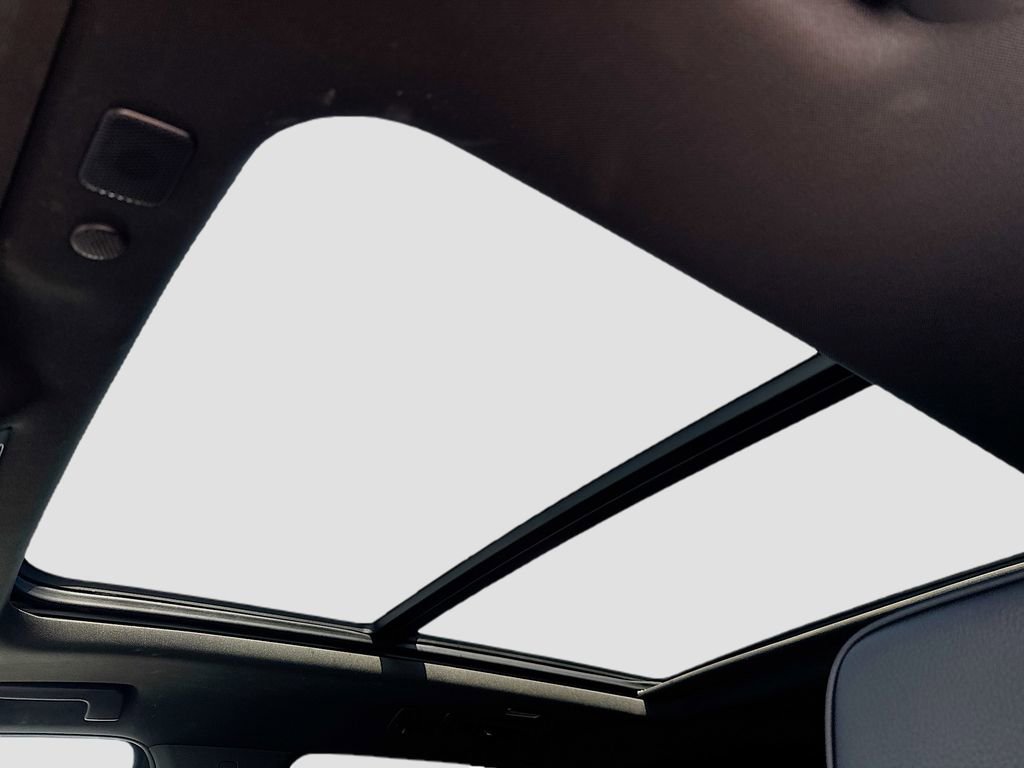 Used 2024 GMC Yukon XL Denali image 21