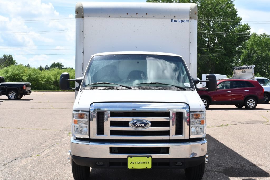 Used 2015 Ford E-450 and Econoline 450 Super Duty RWD image 3