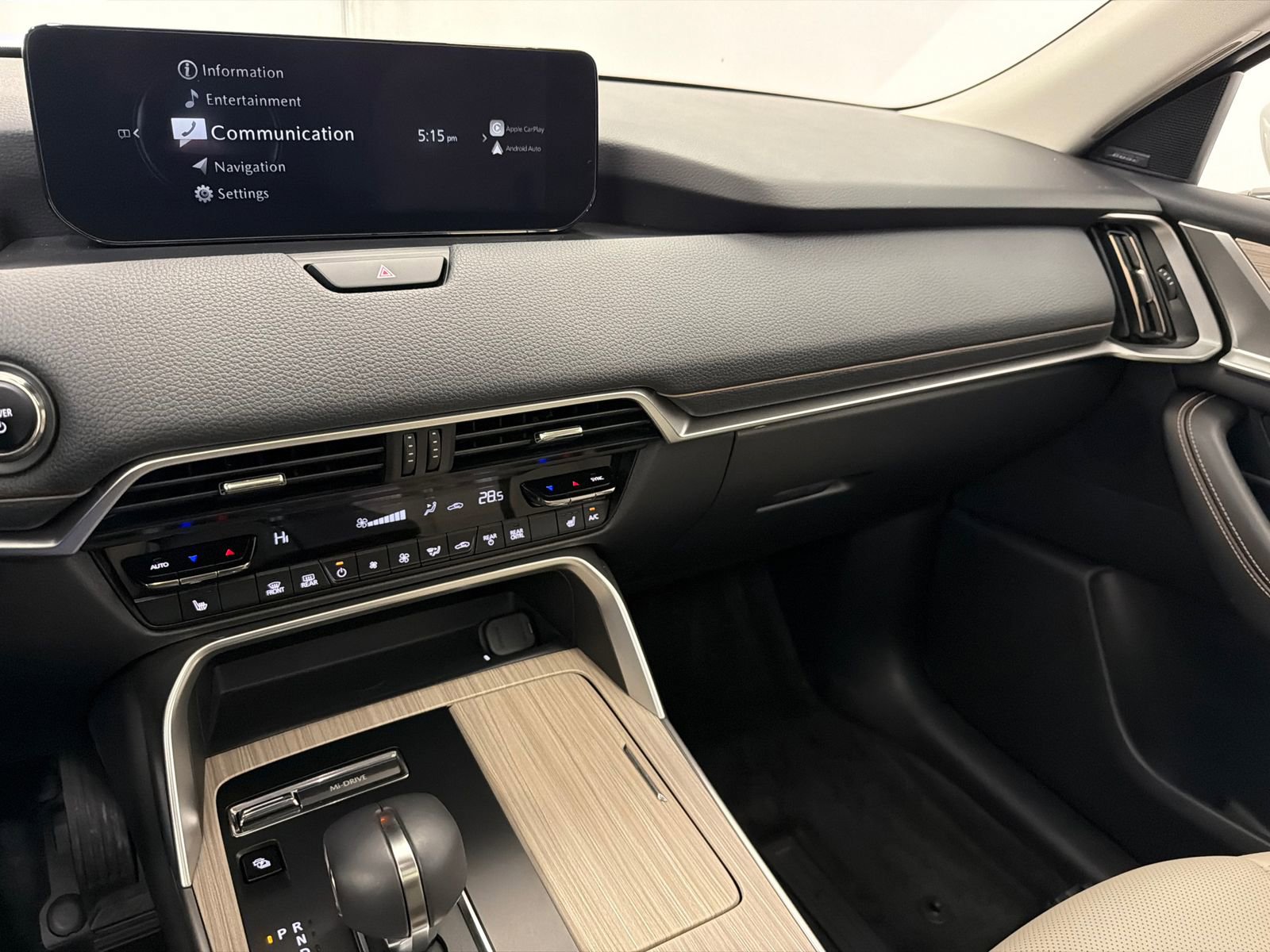 Used 2024 MAZDA CX-90 Plug-In Hybrid w/ Premium Pkg image 27