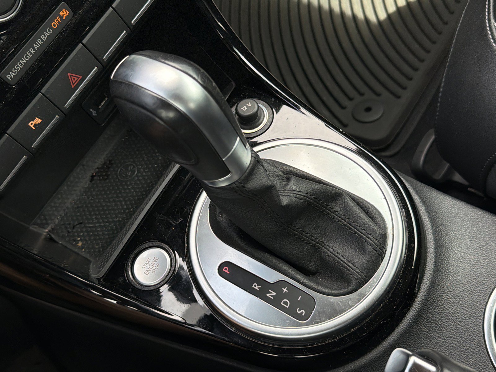 Used 2019 Volkswagen Beetle 2.0T SE FWD image 23