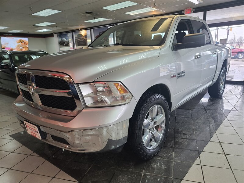 Used 2016 RAM 1500 Classic SLT w/ SLT Plus D←cor Group AWD/4WD image 1