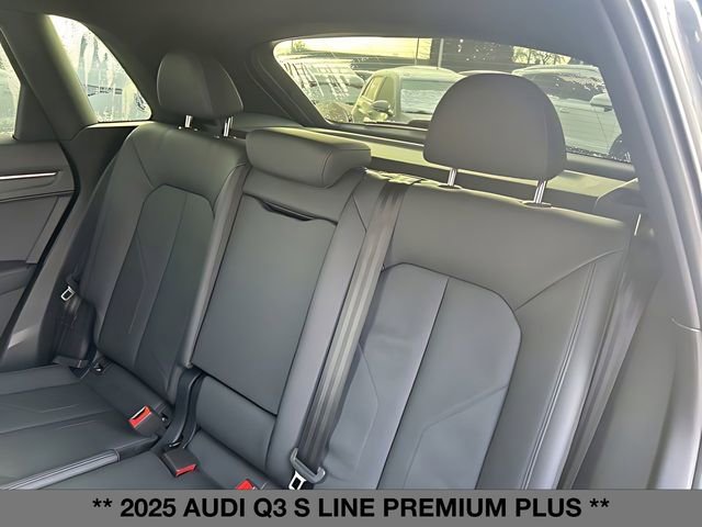 Used 2025 Audi Q3 2.0T Premium Plus w/ Premium Plus Package image 14