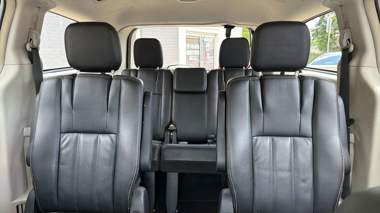 Used 2014 Chrysler Town & Country Touring FWD image 13