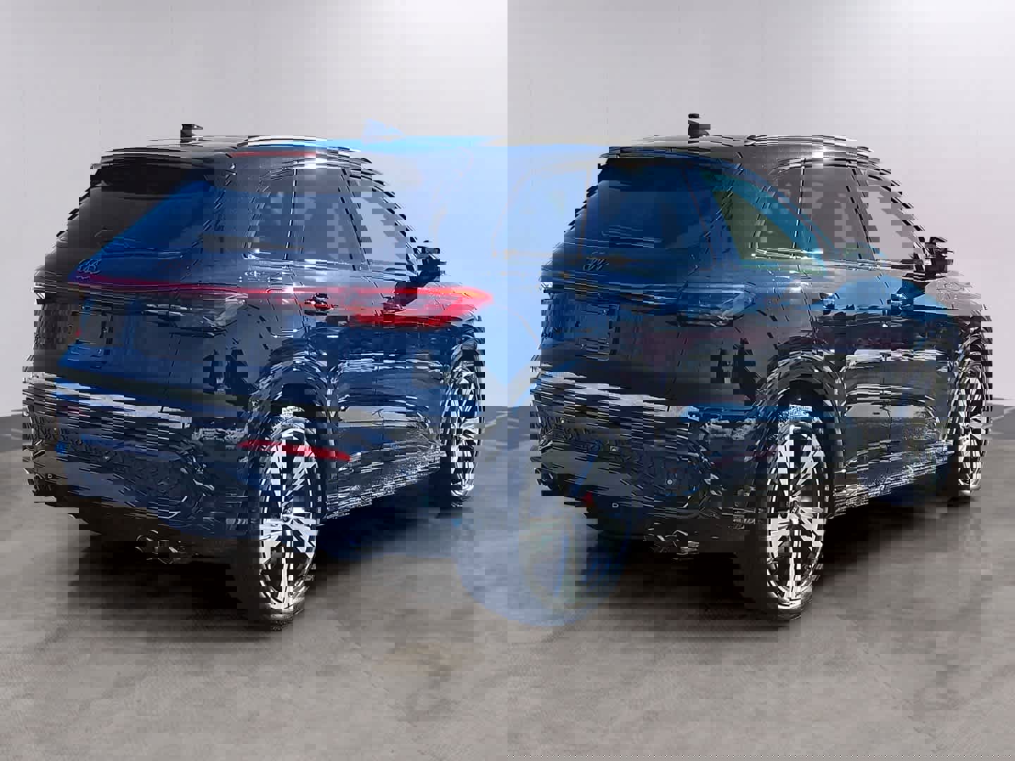 New 2025 Audi SQ5 Premium Plus image 3