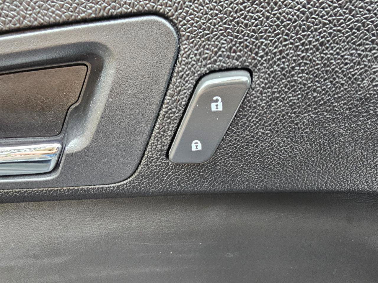 Used 2012 GMC Acadia SLE image 30