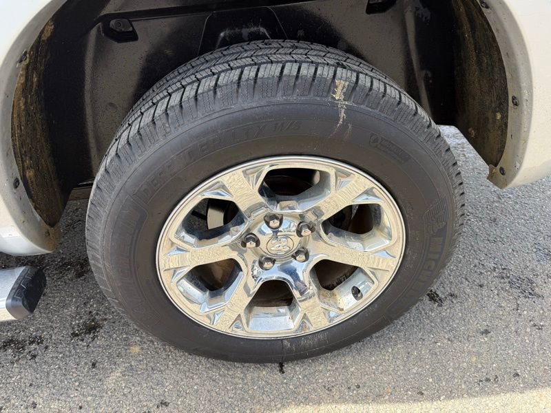 Used 2017 RAM 1500 Laramie w/ Convenience Group AWD/4WD image 15