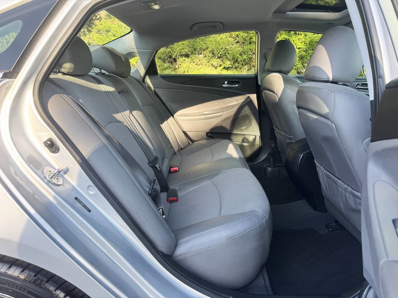 Used 2013 Hyundai Sonata SE w/ Navigation & Sunroof Pkg image 13