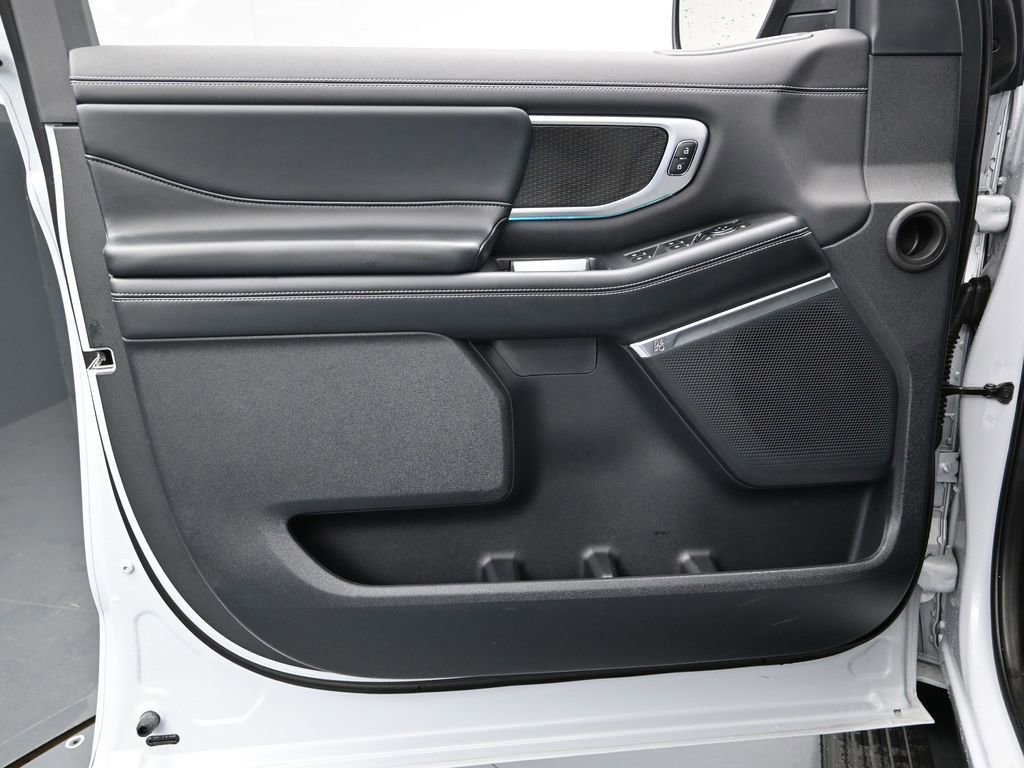 Used 2025 Ford Expedition Max Platinum w/ Stealth Appearance Package image 12