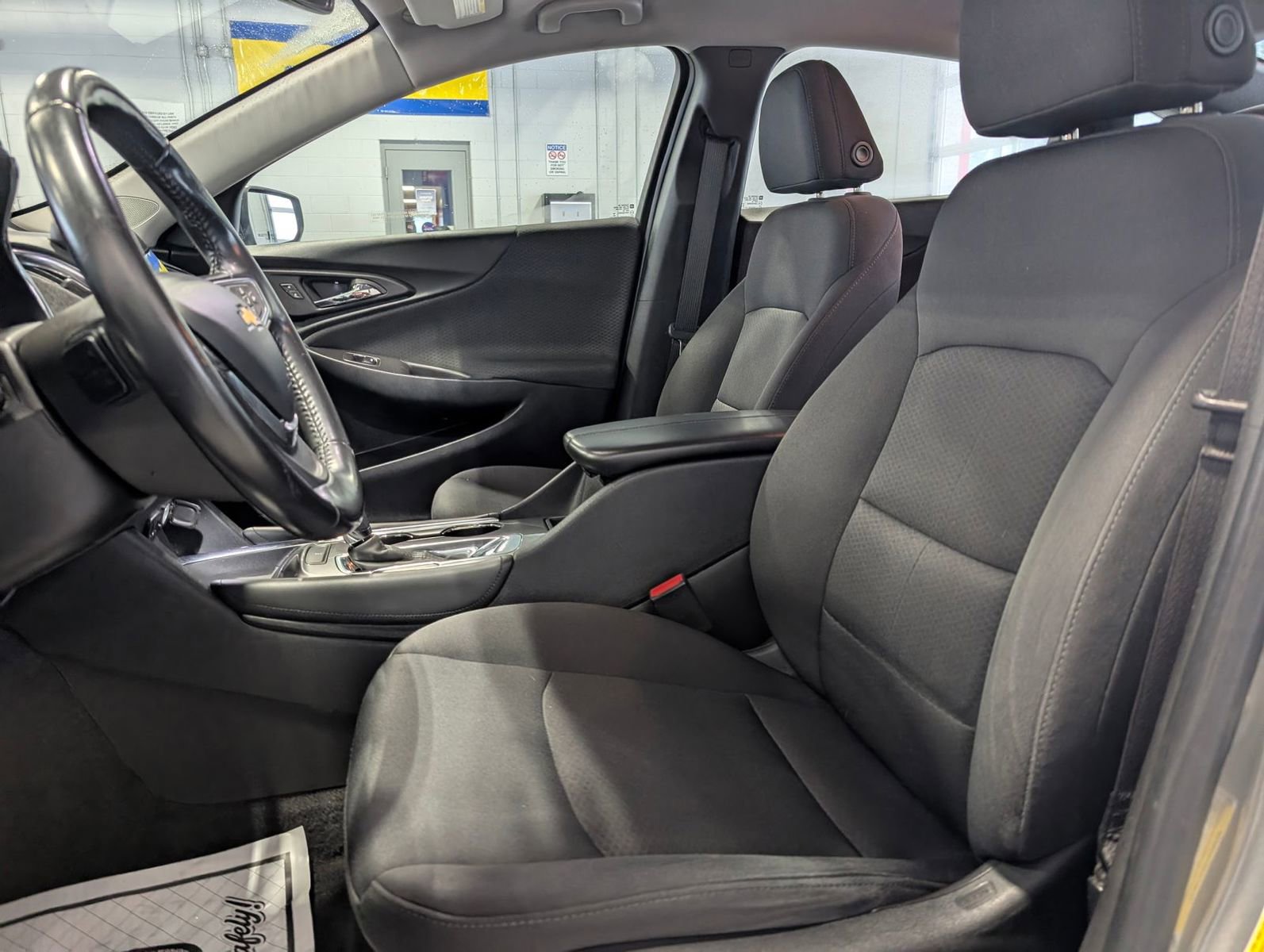 Used 2018 Chevrolet Malibu LT image 9
