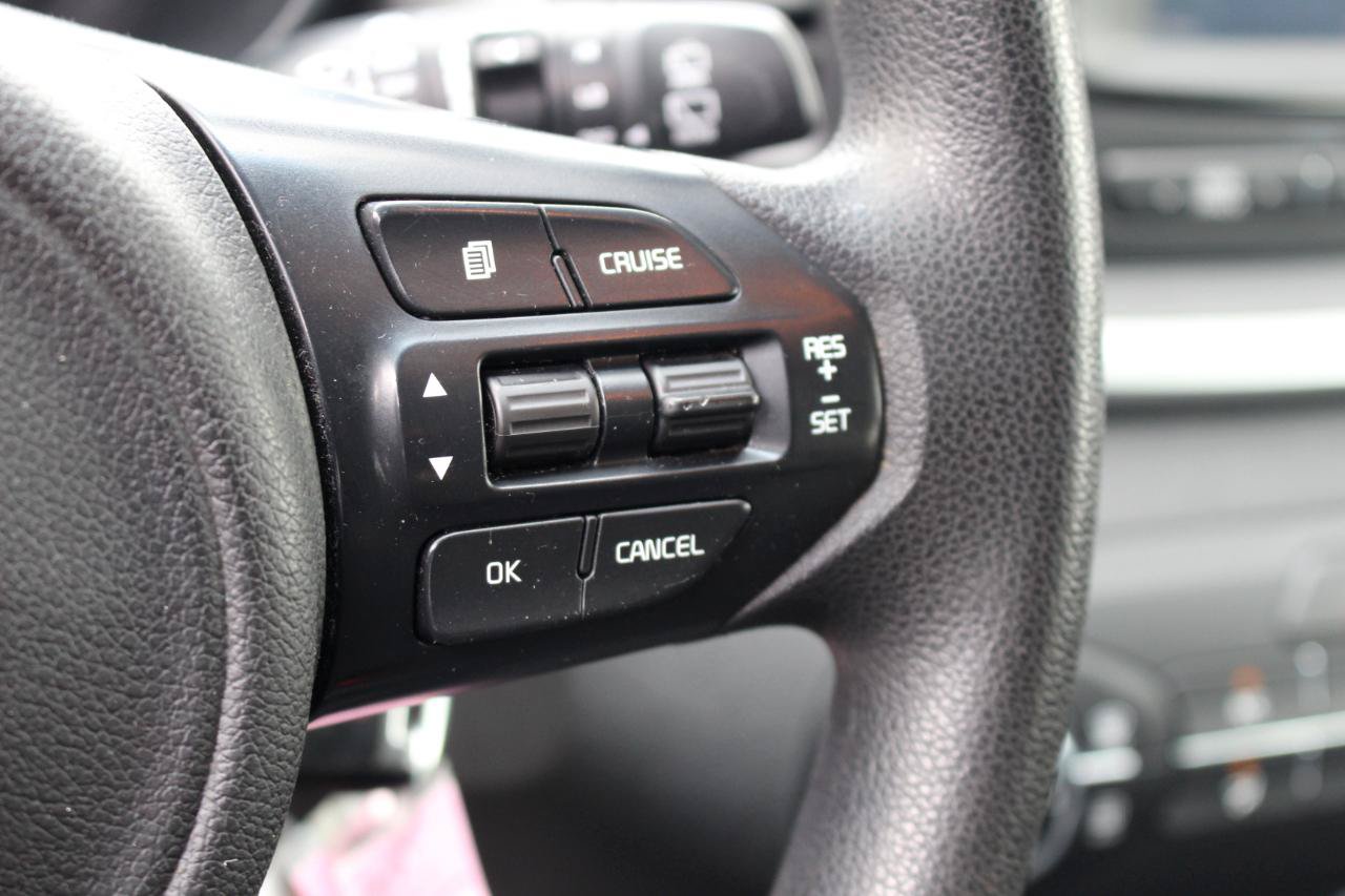 Used 2017 Kia Sorento FWD image 18