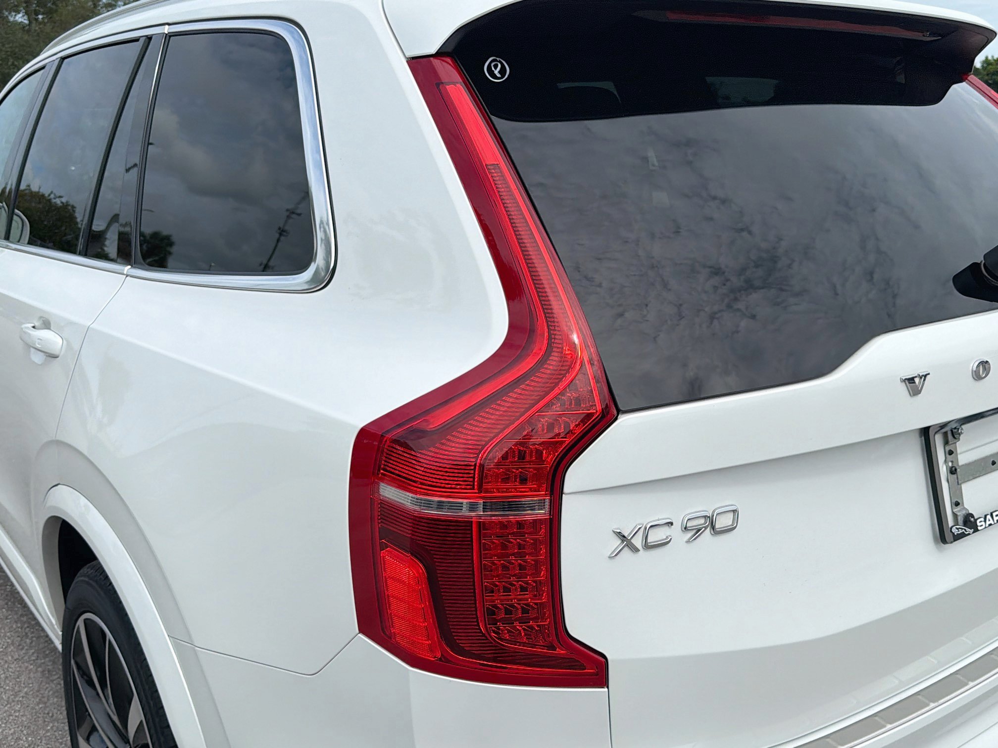 Used 2020 Volvo XC90 T6 Momentum w/ Protection Package Premier AWD/4WD image 10